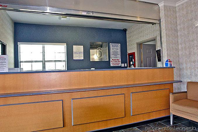 Oyo Townhouse Beaumont Medical Center Area Hotel Interior photo